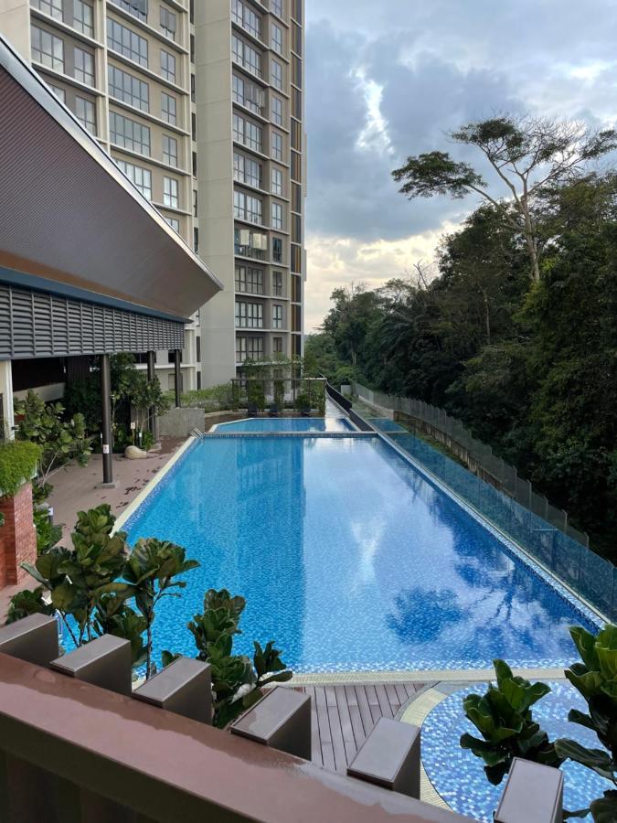 Stayje Putrajaya, 5 Minutes To Ioi City Mall, Wifi , Netflix, Free Parking Exterior foto